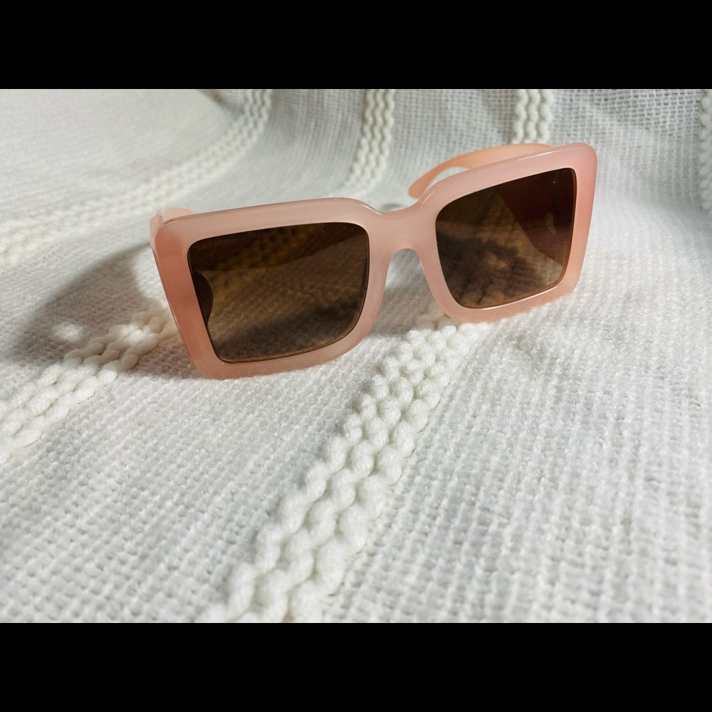 NEW $365!! BURBERRY OVERSIZE SQUARE  PINK TRANSPARENT SUNGLASSES B 4312 3874